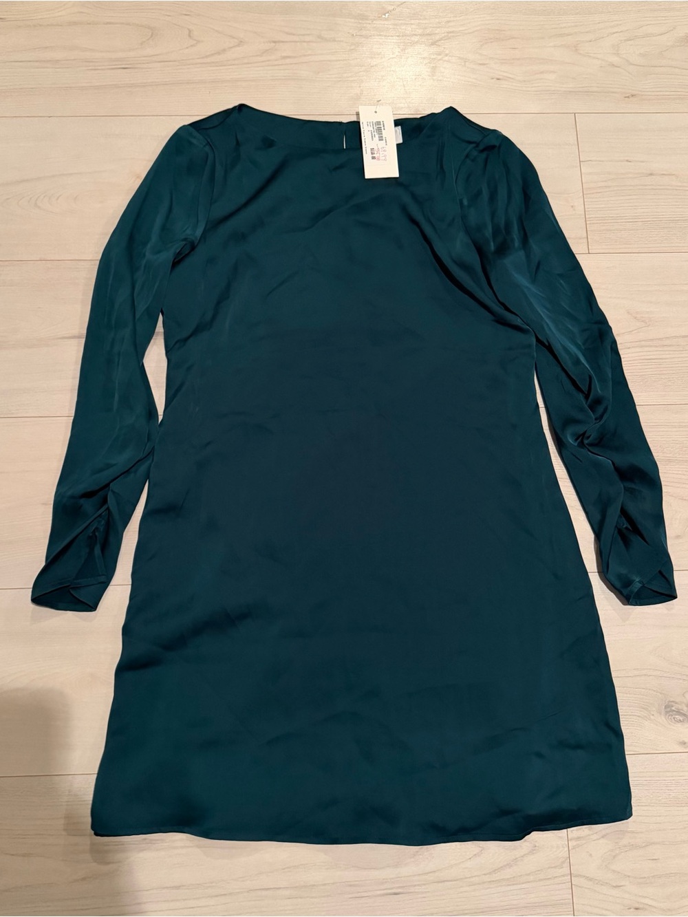 Evereve NWT Evergreen Long-Sleeve Dress